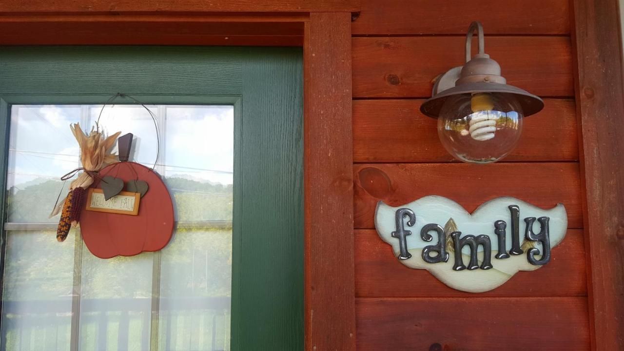 Amish Blessings Cabins Millersburg Eksteriør billede